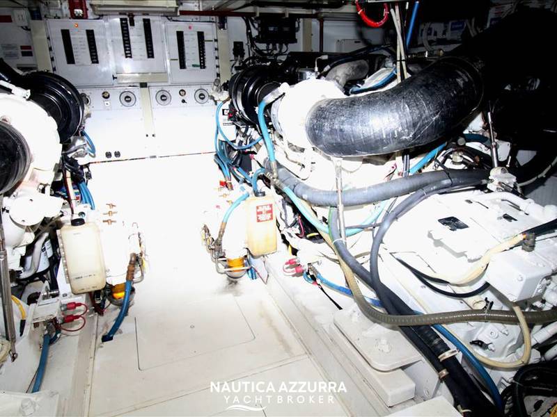 HATTERAS 68 CONVERTIBLE Foto 19