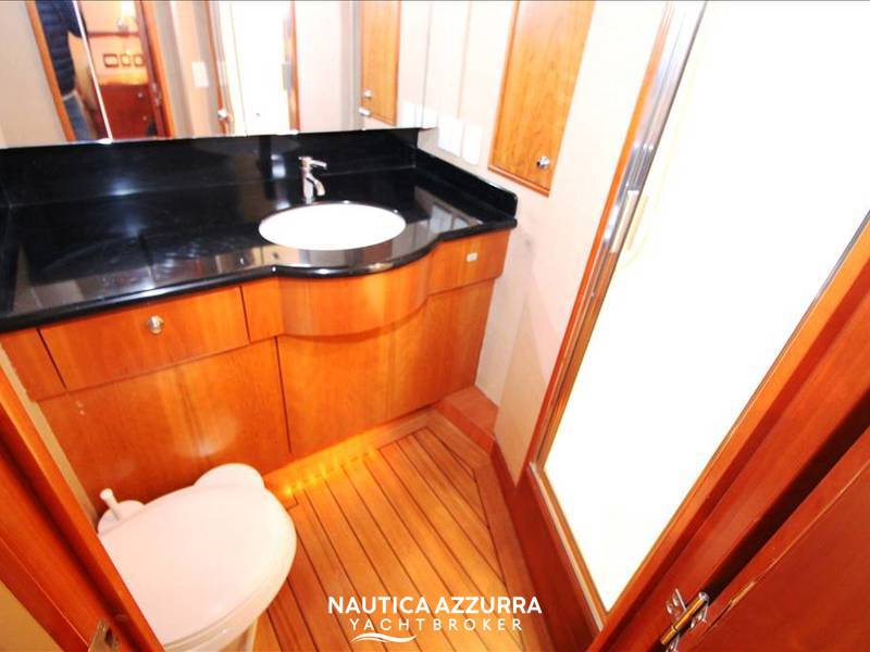 HATTERAS 68 CONVERTIBLE Foto 8