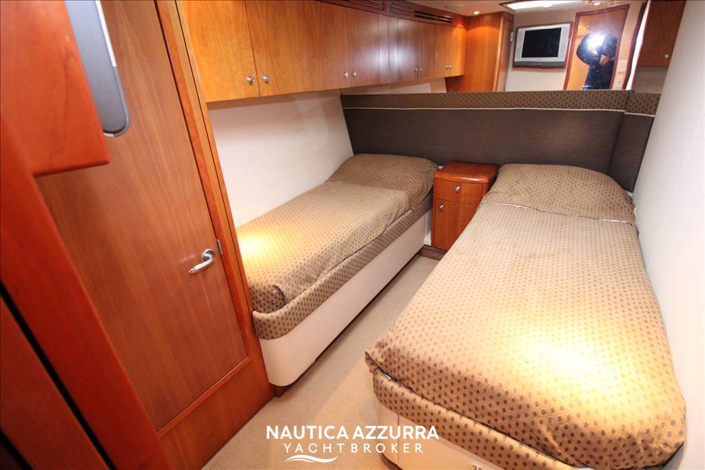 HATTERAS 68 CONVERTIBLE Usata 2005 - Foto 9