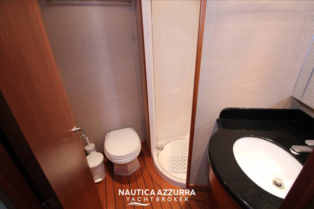 HATTERAS 68 CONVERTIBLE Usata 2005 - Foto 13