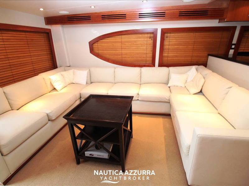 HATTERAS 68 CONVERTIBLE Foto 5