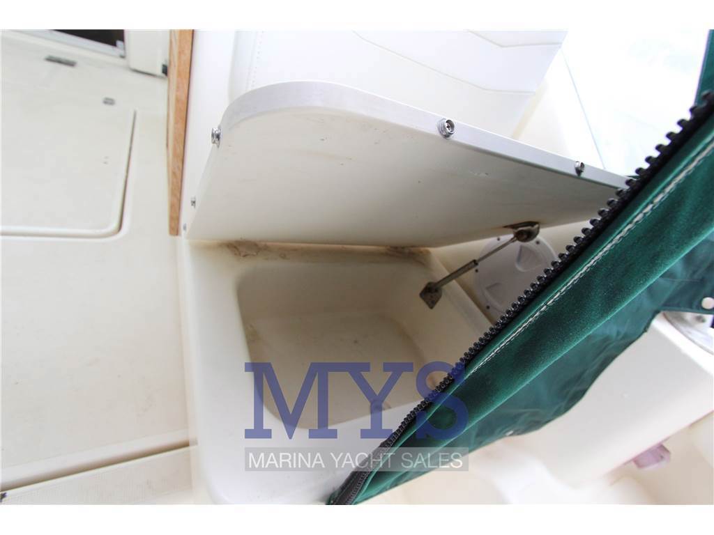 Pursuit 3000 Express Used 2001 - Photo 11