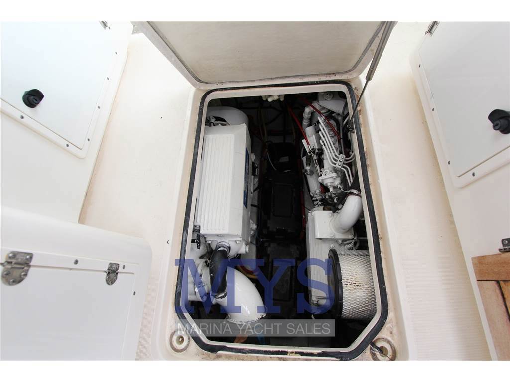 Pursuit 3000 Express Used 2001 - Photo 20