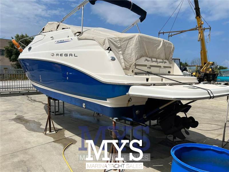 Regal Marine COMMODORE 2665 Foto 3