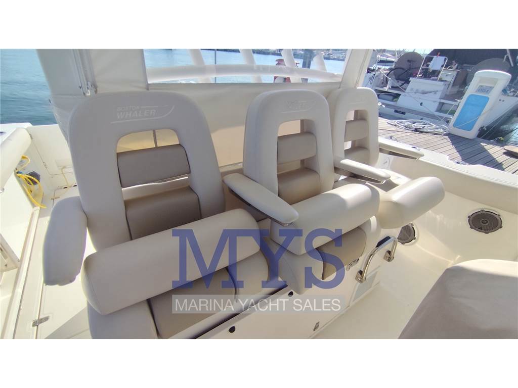 Boston Whaler 380 Outrage Usata 2018 - Foto 8