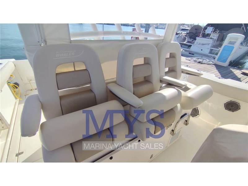 Boston Whaler 380 Outrage Foto 8