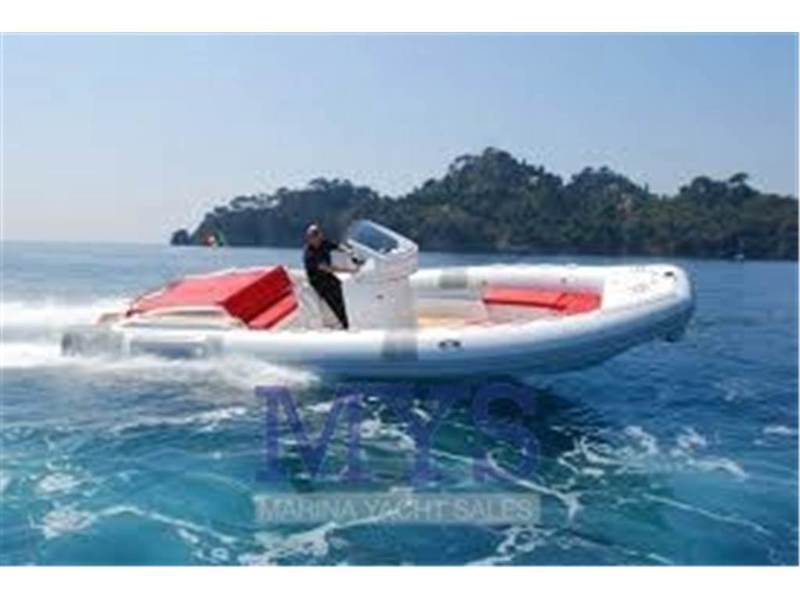 Pirelli PZERO 880 SPORT