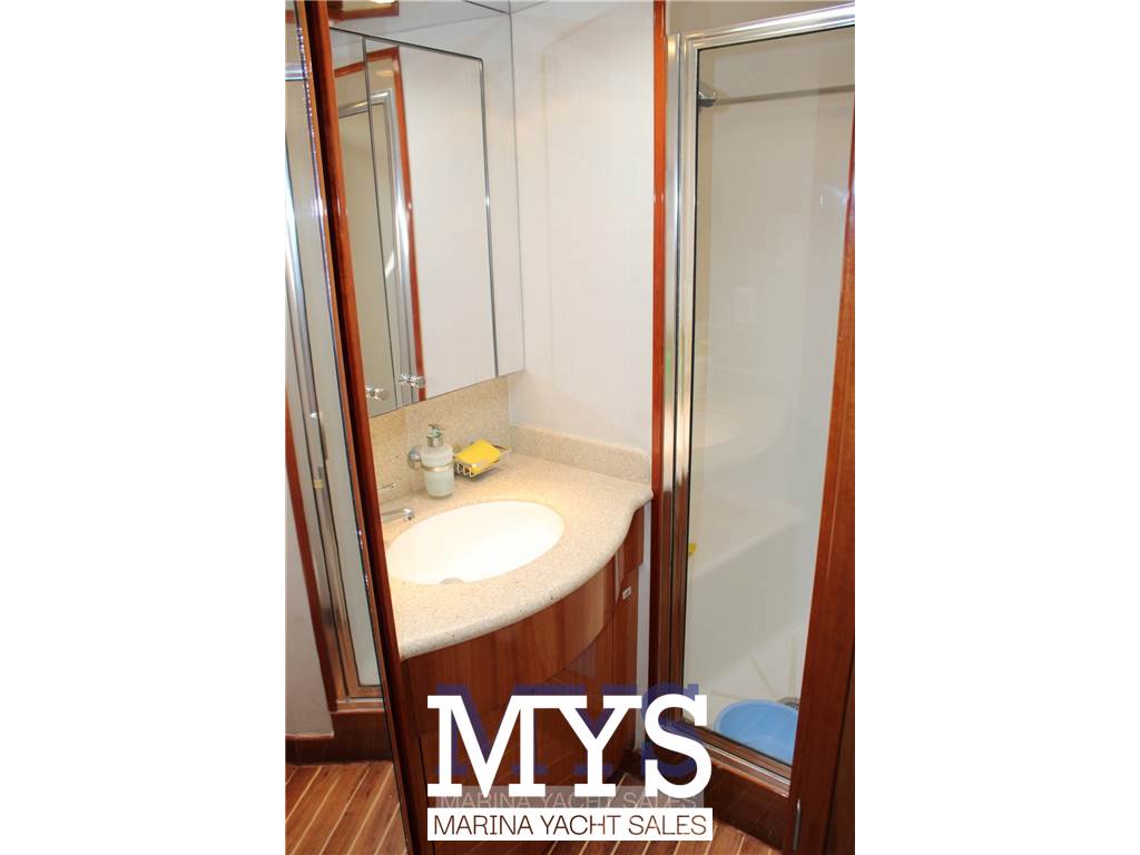 Hatteras 54 Convertible Used 2008 - Photo 19