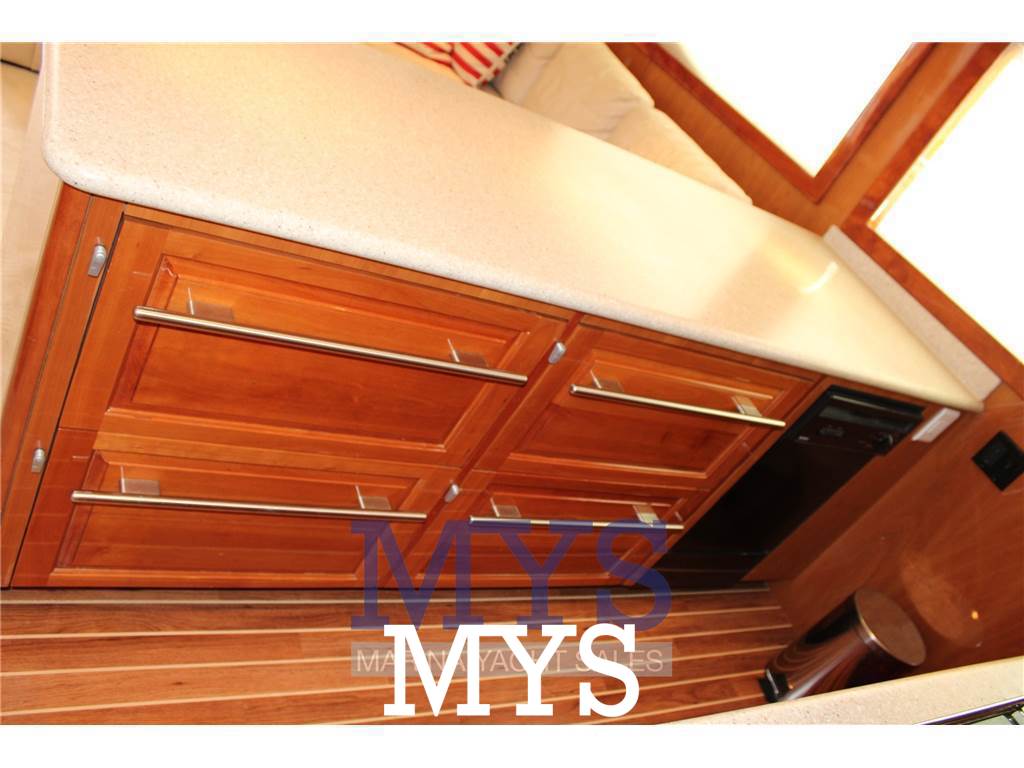 Hatteras 54 Convertible Used 2008 - Photo 16