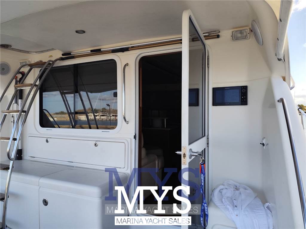 Riviera Marine 47 Flybridge Used 2005 - Photo 7