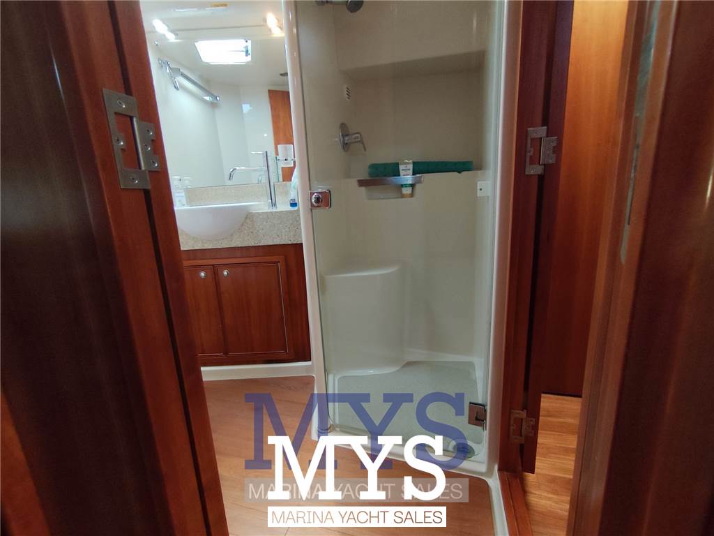 Riviera Marine 47 Flybridge Used 2005 - Photo 19