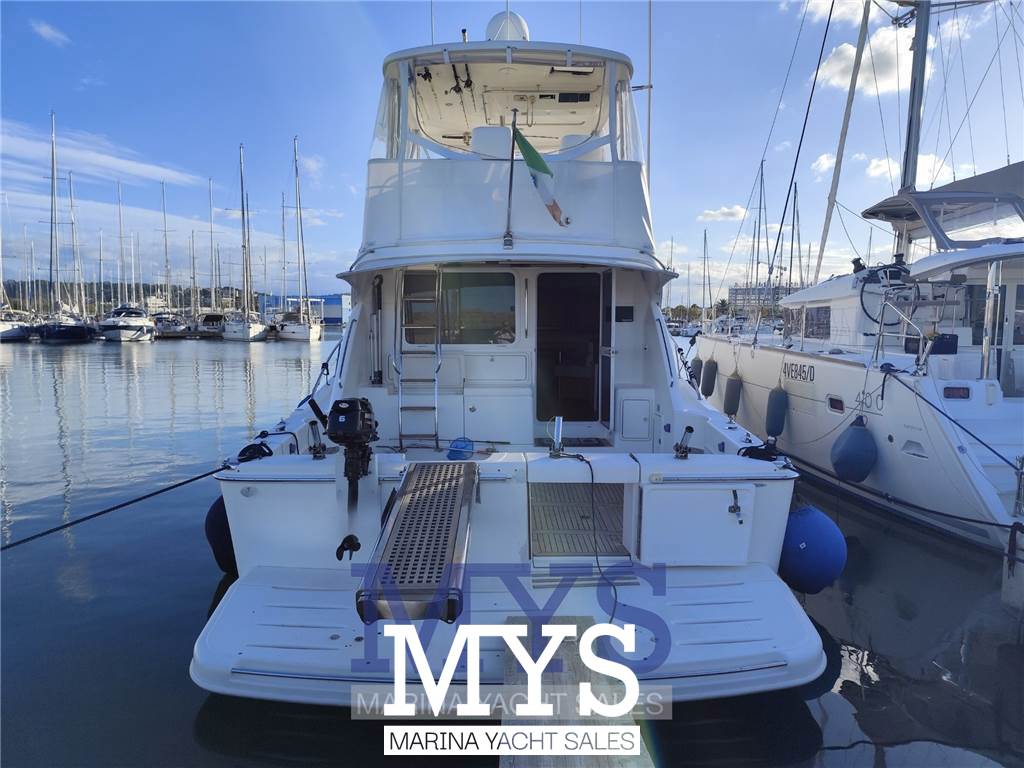 Riviera Marine 47 Flybridge Used 2005 - Photo 2