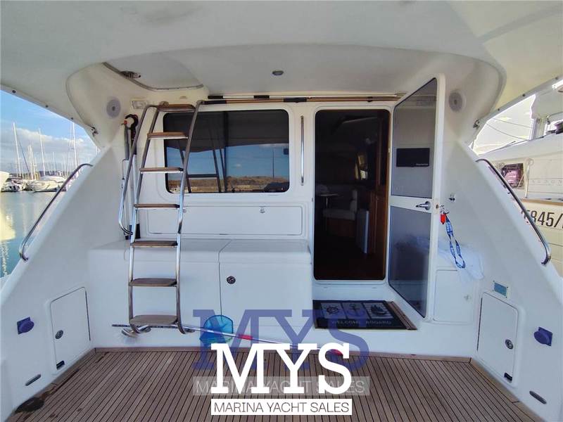 Riviera Marine 47 Flybridge Foto 4