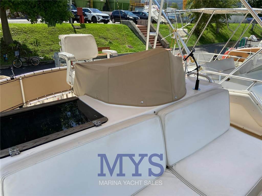 Bertram Yacht 37' Convertible Usata 1987 - Foto 9