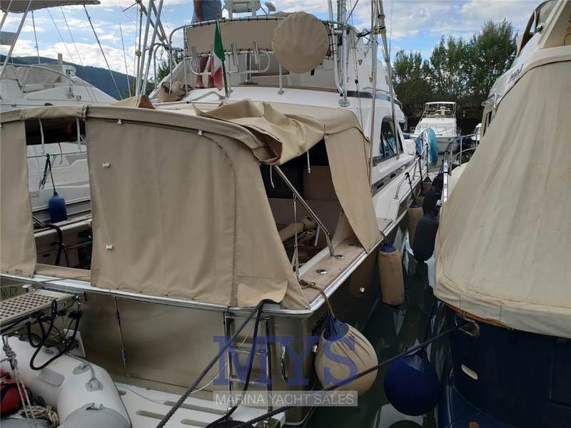 Bertram Yacht 37' Convertible Foto 2