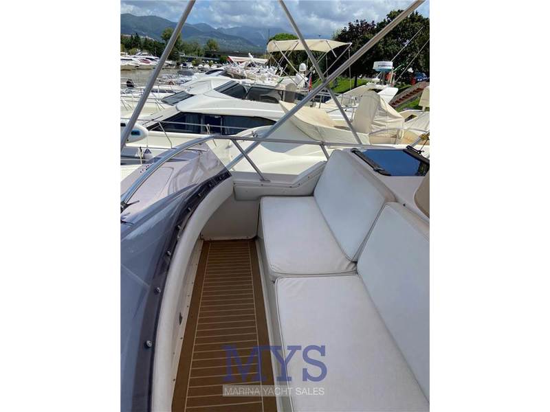 Bertram Yacht 37' Convertible Foto 11