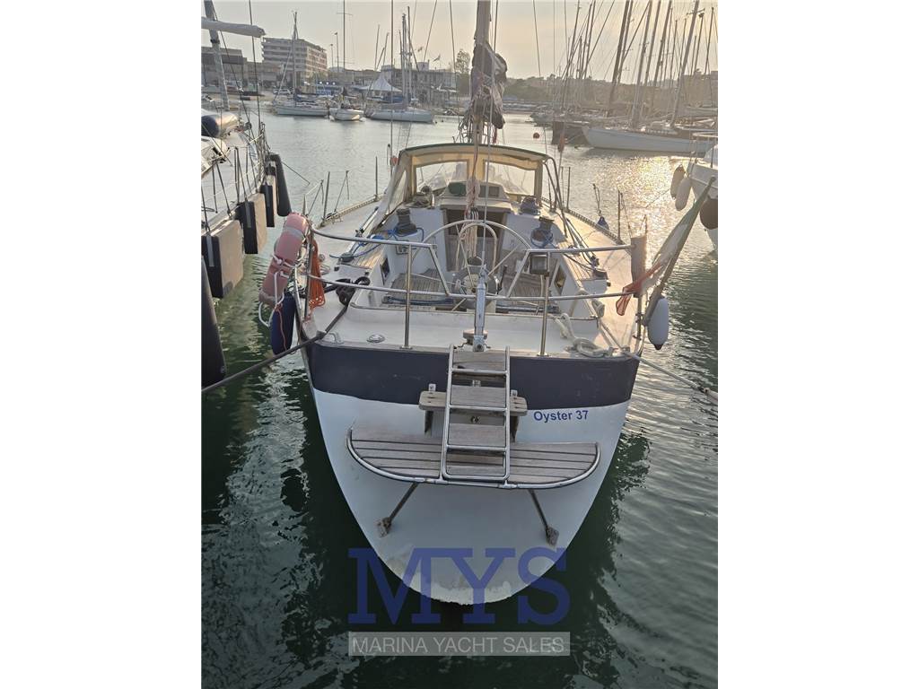 Oyster Heritage 37' Used 1979 - Photo 3