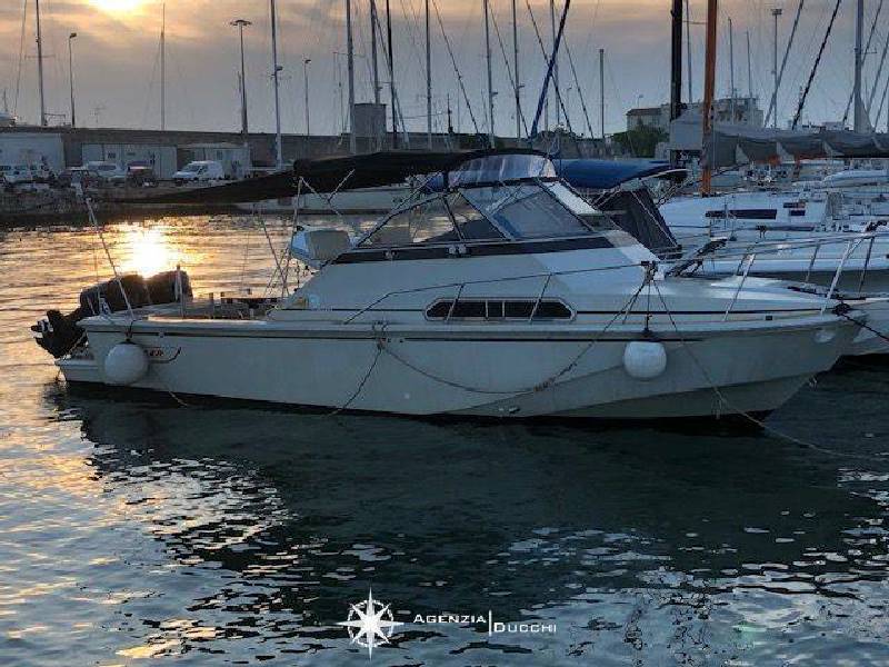 Boston Whaler Boston 27 full cabin